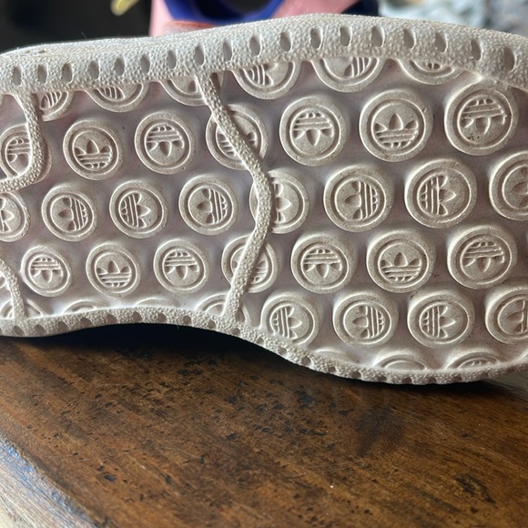 Toddler girl size 8 Adidas sneakers worn once - Picture 3 of 3
